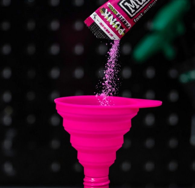 Muc-off Imbuto Silicone funnel pieghevole rosa