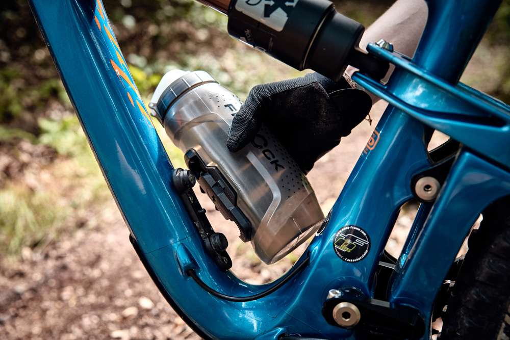 Fidlock - Twist Bottle 590 Antibacterial + Bike Base - Borraccia bicicletta, Acquista online